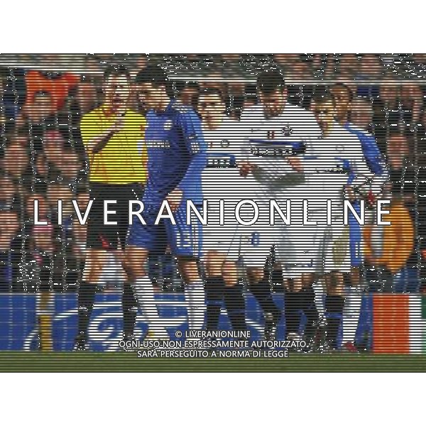 CHELSEA - INTER OTTAVI DI RITORNO DI CHAMPIONS LEAGUE LONDRA 16/02/2010 - ARBITRO Referee, Wolgang Stark reprimands Michael Ballack of Chelsea, Chelsea v Inter Milan, UEFA Champions League, Stamford Bridge Picture by Marc Atkins © IPS/Agenzia Aldo Liverani Sas - ITALY ONLY -