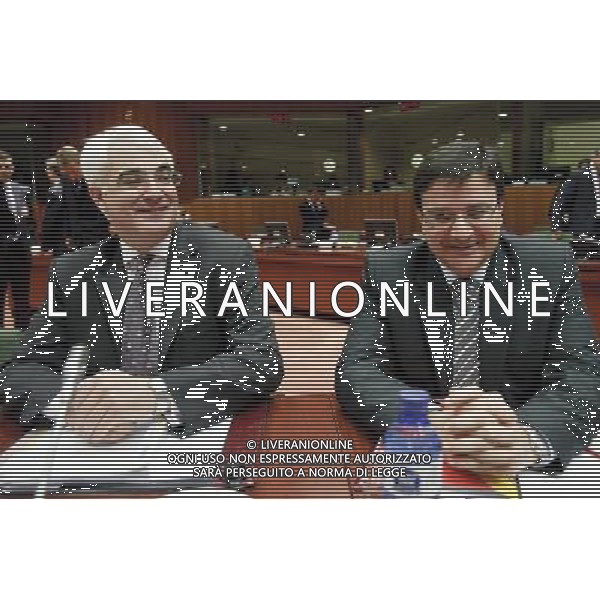 British Chancellor of the Exchequer Alistair Darling (L) and Malta Minister of Finance Tonio Fenech at the start an European finance ministers meeting at the European council headquarters in Brussels, Belgium on 2010-03-16 © by Wiktor Dabkowski /Agenzia Aldo Liverani Sas - ITALY ONLY - BRUXELLES: CONSIGLIO DEI MINISTRI EUROPEI