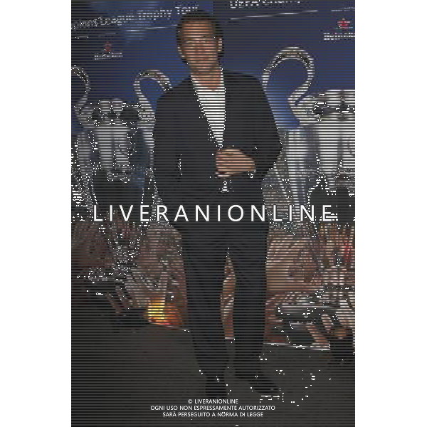 16 March 2010 - Hollywood, California - Clive Owen. Heineken is Importing The Revered UEFA Champions League Soccer Trophy to America held At Les Deux. Photo Credit: Kevan Brooks/AdMedia /Agenzia Aldo Liverani Sas - ITALY ONLY - TOUR DEL TROFEO DELLA COPPA CAMPIONI