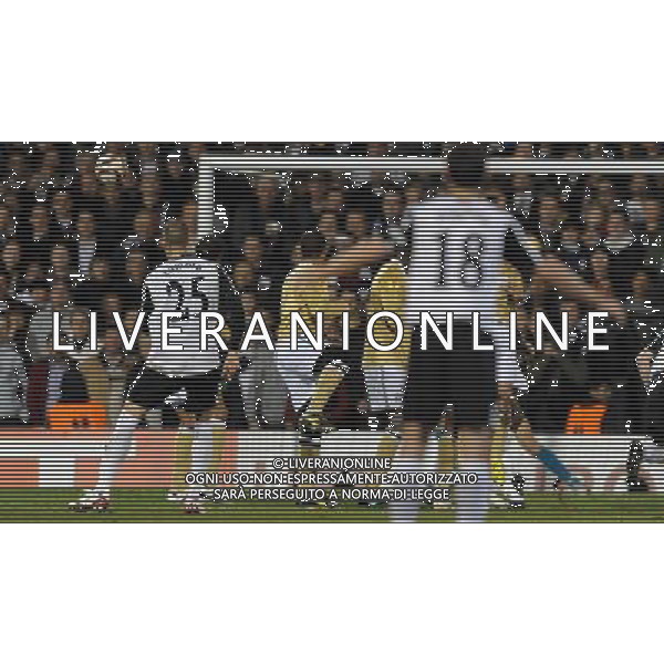 UEFA Europa League 2009/2010 Ottavi di Finale Ritorno Londra - 18.03.2010 Fulham-Juventus Nella Foto:PUNIZIONE DI ZAMORA PARATA DA ANTONIO CHIMENTI /Ph.Vitez-Ag. Aldo Liverani