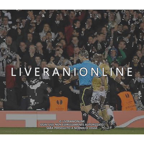 UEFA Europa League 2009/2010 Ottavi di Finale Ritorno Londra - 18.03.2010 Fulham-Juventus Nella Foto:KUIPERS INDICA IL RIGORE /Ph.Vitez-Ag. Aldo Liverani