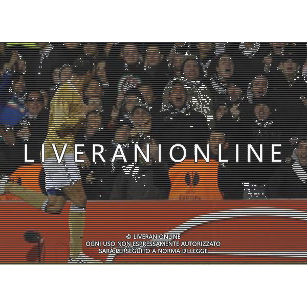 UEFA Europa League 2009/2010 Ottavi di Finale Ritorno Londra - 18.03.2010 Fulham-Juventus Nella Foto:ZEBINA ESPULSIONE INSULTATO DAI TIFOSI /Ph.Vitez-Ag. Aldo Liverani