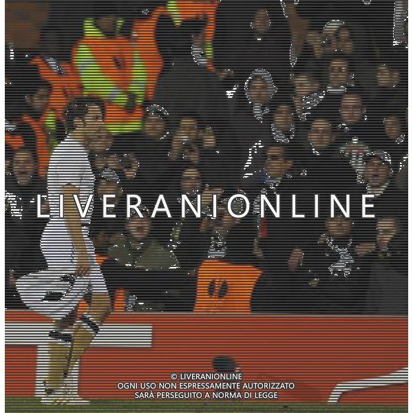 UEFA Europa League 2009/2010 Ottavi di Finale Ritorno Londra - 18.03.2010 Fulham-Juventus Nella Foto:DELUSIONE ALESSANDRO DEL PIERO DAVANTI AI TIFOSI A FINE /Ph.Vitez-Ag. Aldo Liverani