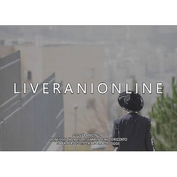 (100310) -- JERUSALEM, March 10, 2010 -- A Jewish man walks on a street at Ramat Shlomo Jewish settlement in the East Jerusalem, March 10, 2010. The Israeli Interior Ministry on Tuesday said it has approved the construction of 1,600 new housing units in a Jewish neighborhood in a disputed section of Jerusalem. The neighborhood sits in the section of the holy city the Palestinians claim to be the capital of their future state, widely referred to as East Jerusalem. Yin Bogu) (zcq) /Agenzia Aldo Liverani Sas - ITALY ONLY - IL QUARTIERE DI RAMAT SHLOMO INSEDIAMENTO EBRAICO AD EST DI GERUSALEMME - ISRAELE