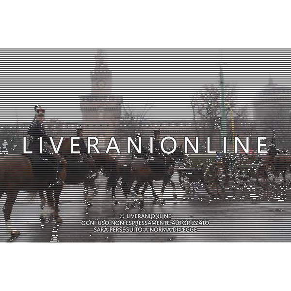 VEDUTE DELLA CITTA\' DI MILANO nella foto: esercito a cavallo davanti il Castello Sforzesco in Piazza Castello © ANTONIO SORANO - AG. ALDO LIVERANI SAS