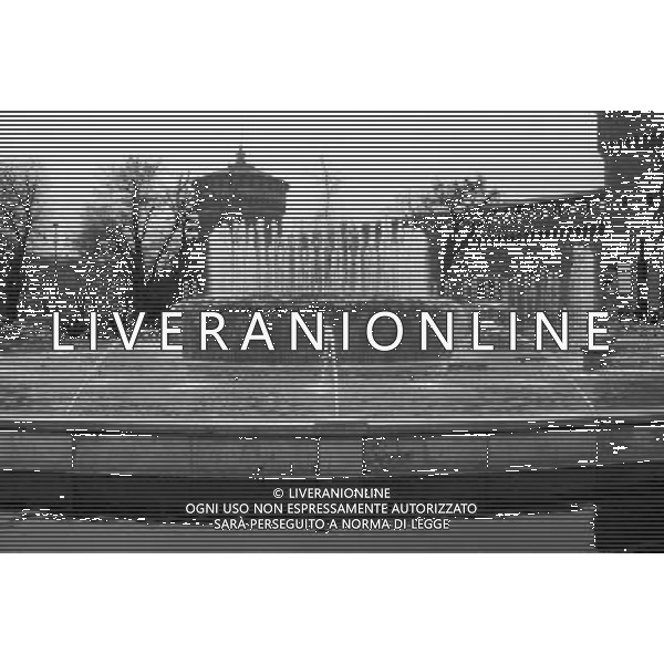 VEDUTE DELLA CITTA\' DI MILANO nella foto: Piazza Castello ( la fontana TORTA DEGLI SPOSI) ed il Castello Sforzesco © ANTONIO SORANO - AG. ALDO LIVERANI SAS