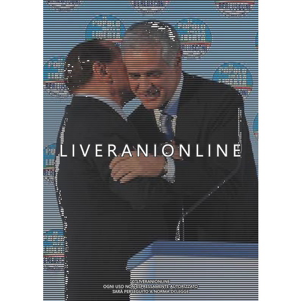 MILANO 22/3/2010 EX PALAGHIACCIO VIA PIRANESI CENA ELETTORALE A SOSTEGNO DI ROBERTO FORMIGONI PER LE ELEZIONI REGIONALI DELLA LOMBARDIA NELLA FOTO SILVIO BERLUSCONI E ROBERTO FORMIGONI FOTO ROMANO/AG ALDO LIVERANI