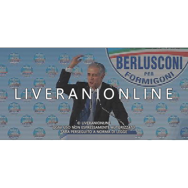 MILANO 22/3/2010 EX PALAGHIACCIO VIA PIRANESI CENA ELETTORALE A SOSTEGNO DI ROBERTO FORMIGONI PER LE ELEZIONI REGIONALI DELLA LOMBARDIA NELLA FOTO ROBERTO FORMIGONI FOTO ROMANO/AG ALDO LIVERANI