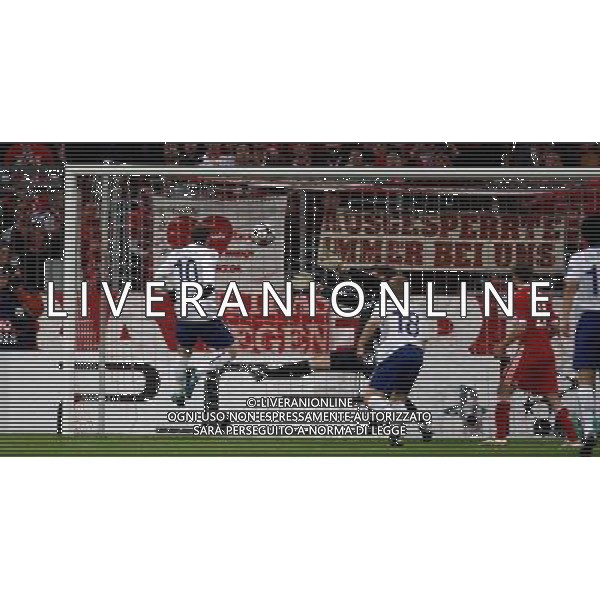 CHAMPIONS LEAUGUE BAYERN MONACO MANCHESTER UNITED QUARTI DI FINALE CALCIO Fussball, 30.03.2010, International, UEFA Champions League, Saison 2009/2010, 1/4-Finale, Hinspiel FC Bayern MŸnchen - Manchester United, 2 : 1 nella foto il gol di wayne rooney ph.firo/AG ALDO LIVERANI SAS - only italy