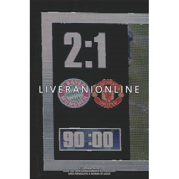 CHAMPIONS LEAUGUE BAYERN MONACO MANCHESTER UNITED QUARTI DI FINALE CALCIO Fussball, 30.03.2010, International, UEFA Champions League, Saison 2009/2010, 1/4-Finale, Hinspiel FC Bayern MŸnchen - Manchester United, 2 : 1 nella foto il tabellone con il risultato finale ph.firo/AG ALDO LIVERANI SAS - only italy