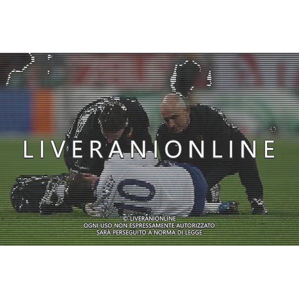 CHAMPIONS LEAUGUE BAYERN MONACO MANCHESTER UNITED QUARTI DI FINALE CALCIO Fussball, 30.03.2010, International, UEFA Champions League, Saison 2009/2010, 1/4-Finale, Hinspiel FC Bayern MŸnchen - Manchester United, 2 : 1 nella foto l\'infortunio di Wayne Rooney ph.firo/AG ALDO LIVERANI SAS - only italy