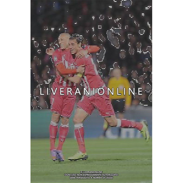 30/03/2010 1/4 finale Champions League LIONE BORDEAUX CALCIO SPORT NELLA FOTO L\'ESULTANZA DI Yoan GOUFFRAN / Marouane CHAMAKH DOPO IL GOL PH.ICON/AG ALDO LIVERANI SAS italy only 