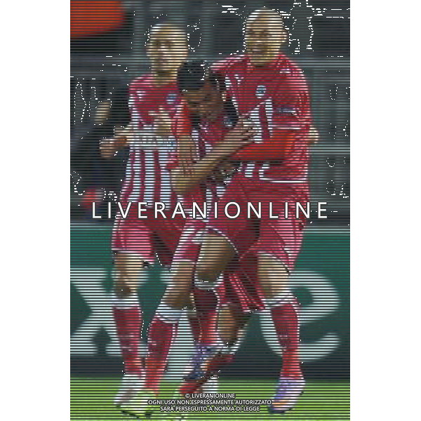 30/03/2010 1/4 finale Champions League LIONE BORDEAUX CALCIO SPORT NELLA FOTO Joie Marouane CHAMAKH / Yoan GOUFFRAN PH.ICON/AG ALDO LIVERANI SAS italy only 