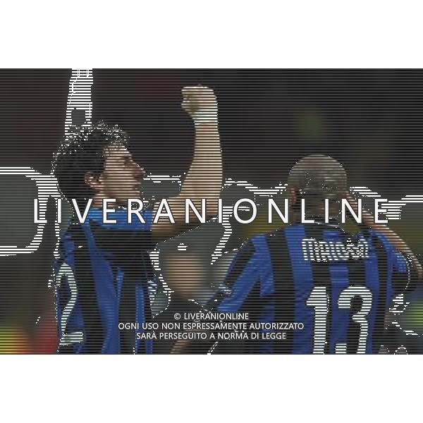 Champions League 2009/2010 Quarti di Finale Andata Milano - 31.03.2010 Inter-CSKA Mosca Nella Foto: ESULTANZA DOPO IL GOL DI DIEGO MILITO DEL 1-0 CON MAICON /Ph.Vitez-Ag. Aldo Liverani