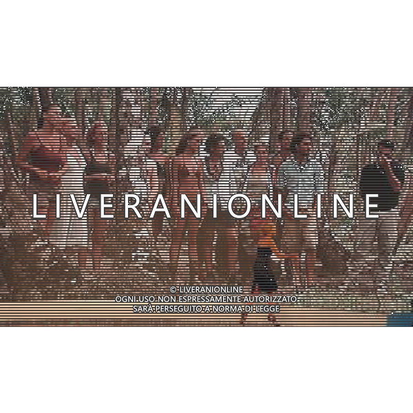 TRASMISSIONE TV: \' L\'ISOLA DEI FAMOSI\' - 7ma EDIZIONE nella foto: Simona VENTURA ed i naufraghi © Antonio Sorano - Ag. Aldo Liverani sas