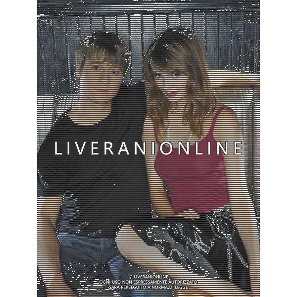 O.C. (2a serie) - Benjamin Mcenzie e Mischa Barton Ag. Aldo Liverani sas THE O.C. ( ORANGE COUNTY) - SECONDA SERIE