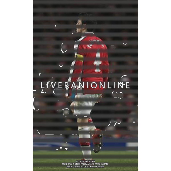 ARSENAL - BARCELLONA QUARTI DI FINALE ANDATA CHAMPIONS LEAGUE - INFORTUNATO - Cesc Fabregas takes the weight off off his injured right leg and plays on, Arsenal v Barcelona FC, UEFA Champions League, Emirates Stadium, London, Date 31032010 Picture by Marc Atkins.Mobile 07783 913 777 (IPS PHOTO AGENCY) /Agenzia Aldo Liverani Sas - ITALY ONLY -