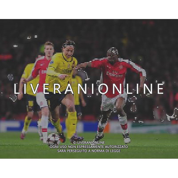 ARSENAL - BARCELLONA QUARTI DI FINALE ANDATA CHAMPIONS LEAGUE (100401) -- LONDON, April 1, 2010 () -- Barcelona\'s Zlatan Ibrahimovic (L) vies with Arsenal\'s Abou Diaby during their Champions League quarter-finals first leg soccer match at Emirates stadium in London, March 31, 2010. Barcelona drew 2-2 with Arsenal.(/Zeng Yi)(dx) /Agenzia Aldo Liverani Sas - ITALY ONLY