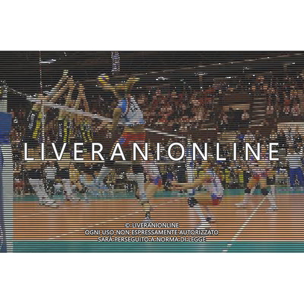 Finale CEV Indesit Champions League Pallavolo Femminile Cannes (FRA) 4-04-2010 Foppapedretti Bergamo (ITA) - FenerbahceAcibadem Istanbul (TUR) nella foto: Francesca Piccinini (Foppapedretti Bergamo) realizza il punto della vittoria foto Garavaglia - ag. Aldo Liverani sas