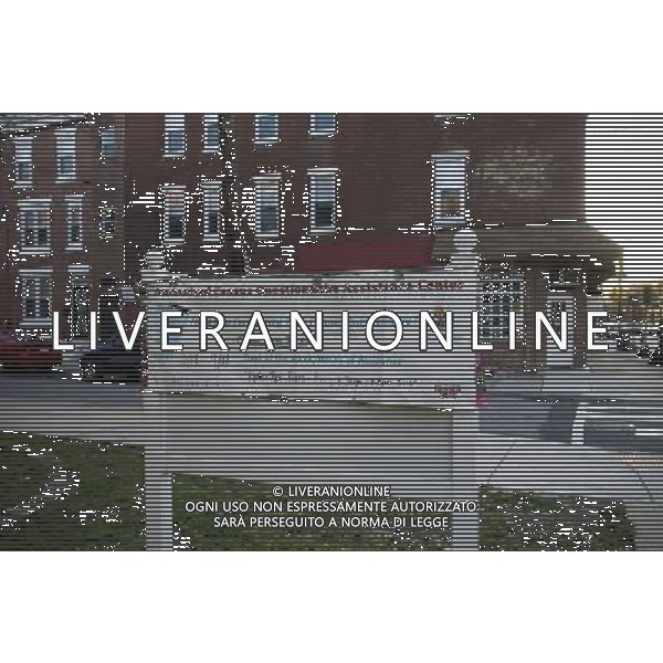 A sign urging the return of forms in the US Census is seen in Philadelphia, PA on Wednesday, March 31, 2010. The census is a count of everyone living in the United States, citizens and non-citizens. By law it is conducted every 10 years and the information is used to reapportion congressional districts as well as affecting the distribution of government funds. (© Frances M. Roberts) /Agenzia Aldo Liverani Sas - ITALY ONLY -