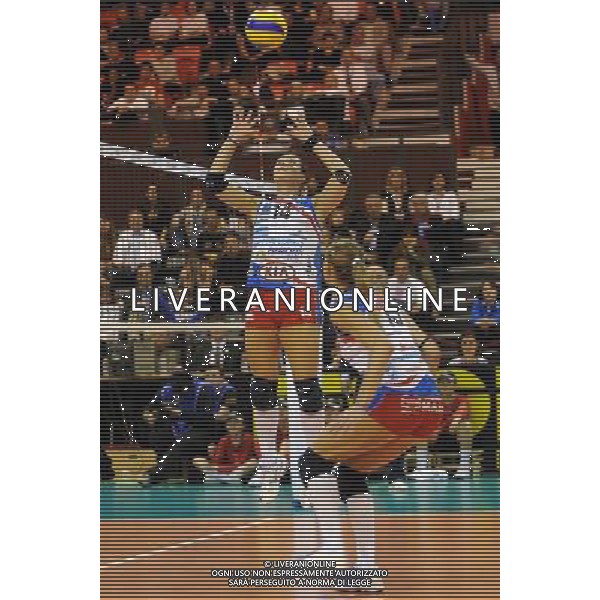 Final Four CEV Indesit Champions League Pallavolo Femminile Cannes (FRA) 4-04-2010 Foppapedretti Bergamo (ITA) - FenerbahceAcibadem Istanbul (TUR) finale per il 1° posto nella foto: Eleonora Lo Bianco (Foppapedretti Bergamo) foto Garavaglia - ag. Aldo Liverani sas