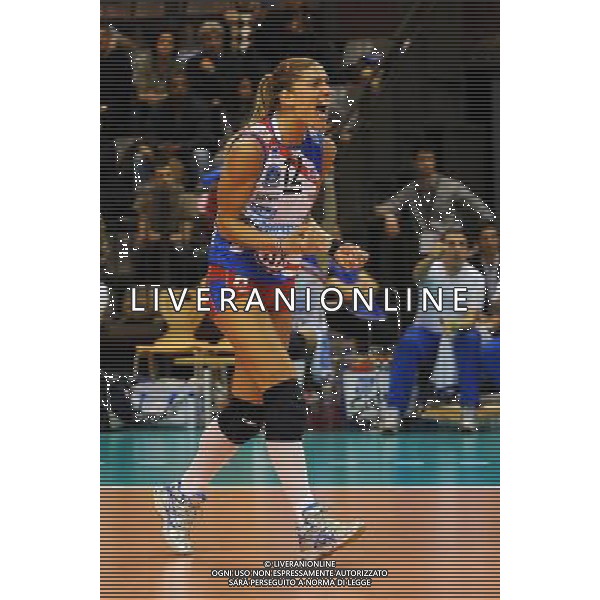 Final Four CEV Indesit Champions League Pallavolo Femminile Cannes (FRA) 4-04-2010 Foppapedretti Bergamo (ITA) - FenerbahceAcibadem Istanbul (TUR) finale per il 1° posto nella foto: Francesca Piccinini (Foppapedretti Bergamo) foto Garavaglia - ag. Aldo Liverani sas