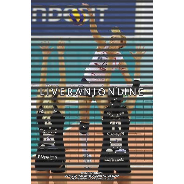 Final Four CEV Indesit Champions League Pallavolo Femminile Cannes (FRA) 4-04-2010 Asytel Novara - RC Cannes finale per il 3°/4° posto nella foto: Manon Flier (Asystel Novara) foto Garavaglia - ag. Aldo Liverani sas