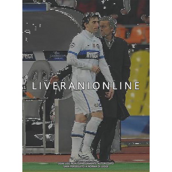 Champions League 2009/2010 Quarti di Finale Ritorno Mosca - 06.04.2010 CSKA Mosca-Inter Nella Foto:JOSE\' MOURINHO RINCUORA DIEGO MILITO DOPO LA SOSTITUZIONE /Ph.Vitez-Ag. Aldo Liverani
