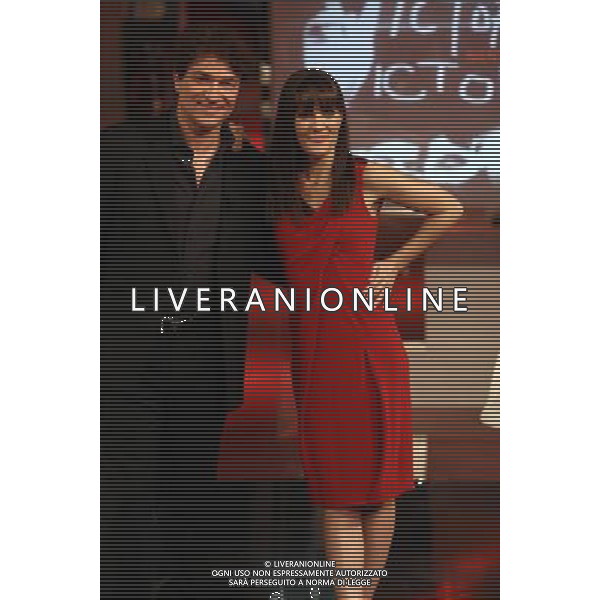 TRASMISSIONE TV: \' VICTOR VICTORIA\' nella foto: Gioele DIX - Victoria CABELLO © Antonio Sorano - Ag. Aldo Liverani sas