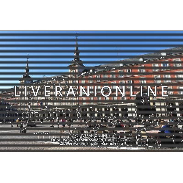 Plaza Mayor is Madrid\'s historical 17th century square. The sidewalk cafes and restaurants that line the plaza attract tourists from throughout Europe. Throughout Spanish history, Plaza Mayor has played an important role in all sorts of public events including public executions and Spanish inquisition tria. ©Photoshot/Agenzia Aldo Liverani Sas - ITALY ONLY - VEDUTE DELLA CITTA\' DI MADRID - SPAGNA