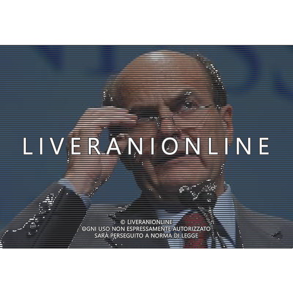 FIERE DI PARMA 09/04/2010 PER I 100 ANNI DI CONFINDUSTRIA, CONVEGNO: \'LIBERTA\' E BENESSERE. L\' ITALIA AL FUTURO\' NELLA FOTO PIER LUIGI BERSANI © ROMANO/AGENZIA ALDO LIVERANI SAS