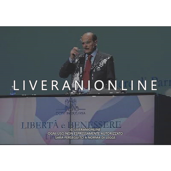 FIERE DI PARMA 09/04/2010 PER I 100 ANNI DI CONFINDUSTRIA, CONVEGNO: \'LIBERTA\' E BENESSERE. L\' ITALIA AL FUTURO\' NELLA FOTO PIER LUIGI BERSANI © ROMANO/AGENZIA ALDO LIVERANI SAS