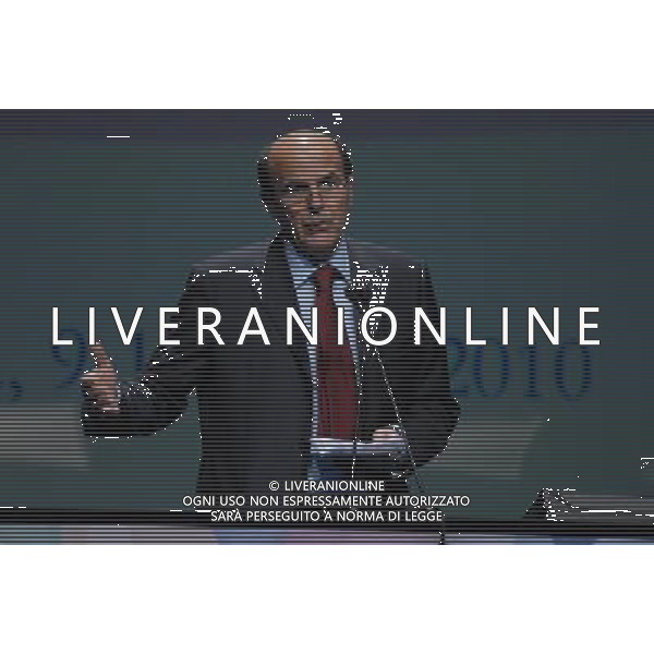FIERE DI PARMA 09/04/2010 PER I 100 ANNI DI CONFINDUSTRIA, CONVEGNO: \'LIBERTA\' E BENESSERE. L\' ITALIA AL FUTURO\' NELLA FOTO PIER LUIGI BERSANI © ROMANO/AGENZIA ALDO LIVERANI SAS