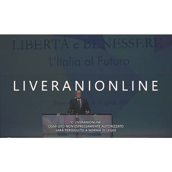 PARMA 10/4/2010 PER I 100 QNNI DI CONFINDUSTRIA CONVEGNO: \'LIBERTA\' E BENESSERE . L\' ITALIA AL FUTURO\' NELLA FOTO SILVIO BERLUSCONI FOTO ROMANO/AG ALDO LIVERANI