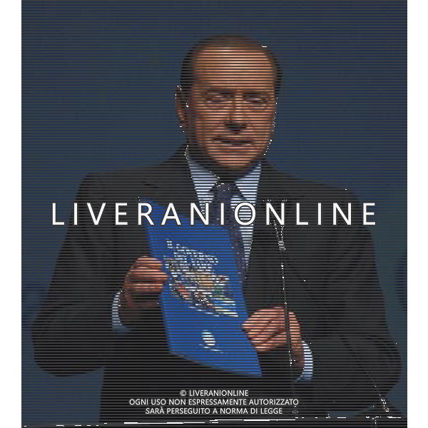 PARMA 10/4/2010 PER I 100 ANNI DI CONFINDUSTRIA, CONVEGNO: \'LIBERTA\' E BENESSERE. L\' ITALIA AL FUTURO\' NELLA FOTO SILVIO BERLUSCONI FOTO ROMANO/AG ALDO LIVERANI