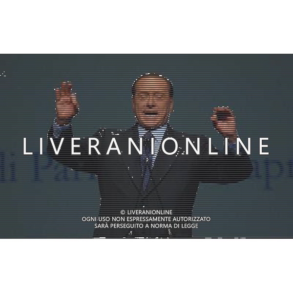 PARMA 10/4/2010 PER I 100 ANNI DI CONFINDUSTRIA, CONVEGNO: \'LIBERTA\' E BENESSERE. L\' ITALIA AL FUTURO\' NELLA FOTO SILVIO BERLUSCONI FOTO ROMANO/AG ALDO LIVERANI