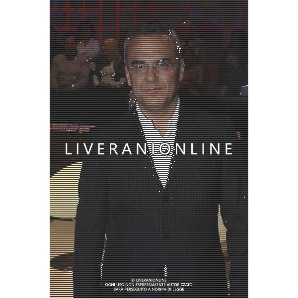 TRASMISSIONE TV: \' L\'ULTIMA PAROLA\' TITOLO DELLA PUNTATA: CHIAGNE E... In Lombardia, quattrocento sindaci consegnano la fascia tricolore perchŽ non hanno soldi. In Sicilia si assumono altri dipendenti pubblici: per fare cosa?. In Veneto i piccoli imprenditori si suicidano A Napoli c\' chi fa l\'elogio dell\'ammuina. Nord e Sud si dividono sui soldi e sulle colpe della politica. nella foto: Enrico BRACALENTE ( Patron di NeroGiardini) foto Antonio Sorano - Ag. Aldo Liverani sas