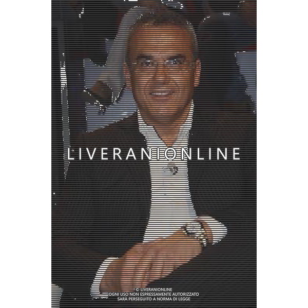 TRASMISSIONE TV: \' L\'ULTIMA PAROLA\' TITOLO DELLA PUNTATA: CHIAGNE E... In Lombardia, quattrocento sindaci consegnano la fascia tricolore perchŽ non hanno soldi. In Sicilia si assumono altri dipendenti pubblici: per fare cosa?. In Veneto i piccoli imprenditori si suicidano A Napoli c\' chi fa l\'elogio dell\'ammuina. Nord e Sud si dividono sui soldi e sulle colpe della politica. nella foto: Enrico BRACALENTE ( Patron di NeroGiardini) foto Antonio Sorano - Ag. Aldo Liverani sas