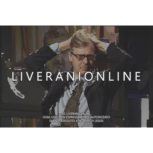 TRASMISSIONE TV: \' L\'ULTIMA PAROLA\' TITOLO DELLA PUNTATA: CHIAGNE E... In Lombardia, quattrocento sindaci consegnano la fascia tricolore perchŽ non hanno soldi. In Sicilia si assumono altri dipendenti pubblici: per fare cosa?. In Veneto i piccoli imprenditori si suicidano A Napoli c\' chi fa l\'elogio dell\'ammuina. Nord e Sud si dividono sui soldi e sulle colpe della politica. nella foto: Vittorio SGARBI foto Antonio Sorano - Ag. Aldo Liverani sas