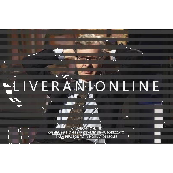 TRASMISSIONE TV: \' L\'ULTIMA PAROLA\' TITOLO DELLA PUNTATA: CHIAGNE E... In Lombardia, quattrocento sindaci consegnano la fascia tricolore perchŽ non hanno soldi. In Sicilia si assumono altri dipendenti pubblici: per fare cosa?. In Veneto i piccoli imprenditori si suicidano A Napoli c\' chi fa l\'elogio dell\'ammuina. Nord e Sud si dividono sui soldi e sulle colpe della politica. nella foto: Vittorio SGARBI foto Antonio Sorano - Ag. Aldo Liverani sas