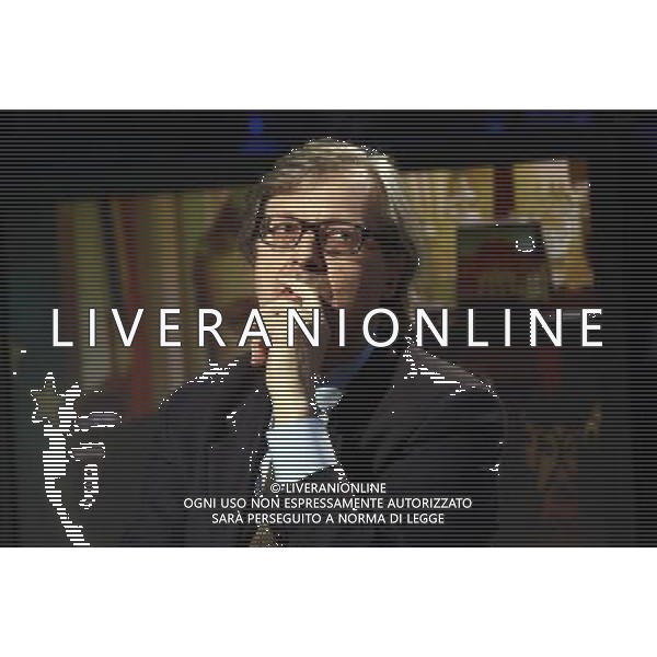 TRASMISSIONE TV: \' L\'ULTIMA PAROLA\' TITOLO DELLA PUNTATA: CHIAGNE E... In Lombardia, quattrocento sindaci consegnano la fascia tricolore perchŽ non hanno soldi. In Sicilia si assumono altri dipendenti pubblici: per fare cosa?. In Veneto i piccoli imprenditori si suicidano A Napoli c\' chi fa l\'elogio dell\'ammuina. Nord e Sud si dividono sui soldi e sulle colpe della politica. nella foto: Vittorio SGARBI foto Antonio Sorano - Ag. Aldo Liverani sas