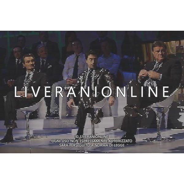 TRASMISSIONE TV: \' L\'ULTIMA PAROLA\' TITOLO DELLA PUNTATA: CHIAGNE E... In Lombardia, quattrocento sindaci consegnano la fascia tricolore perchŽ non hanno soldi. In Sicilia si assumono altri dipendenti pubblici: per fare cosa?. In Veneto i piccoli imprenditori si suicidano A Napoli c\' chi fa l\'elogio dell\'ammuina. Nord e Sud si dividono sui soldi e sulle colpe della politica. nella foto: Attilio FONTANA - Italo BOCCHINO - Antonio PANZERI foto Antonio Sorano - Ag. Aldo Liverani sas