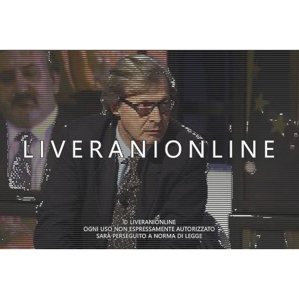 TRASMISSIONE TV: \' L\'ULTIMA PAROLA\' TITOLO DELLA PUNTATA: CHIAGNE E... In Lombardia, quattrocento sindaci consegnano la fascia tricolore perchŽ non hanno soldi. In Sicilia si assumono altri dipendenti pubblici: per fare cosa?. In Veneto i piccoli imprenditori si suicidano A Napoli c\' chi fa l\'elogio dell\'ammuina. Nord e Sud si dividono sui soldi e sulle colpe della politica. nella foto: Vittorio SGARBI foto Antonio Sorano - Ag. Aldo Liverani sas