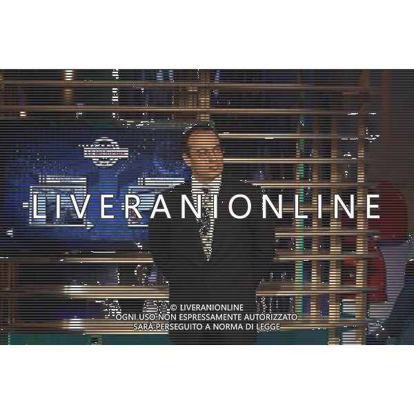 TRASMISSIONE TV: \' L\'ULTIMA PAROLA\' TITOLO DELLA PUNTATA: CHIAGNE E... In Lombardia, quattrocento sindaci consegnano la fascia tricolore perchŽ non hanno soldi. In Sicilia si assumono altri dipendenti pubblici: per fare cosa?. In Veneto i piccoli imprenditori si suicidano A Napoli c\' chi fa l\'elogio dell\'ammuina. Nord e Sud si dividono sui soldi e sulle colpe della politica. nella foto: Gianluigi PARAGONE foto Antonio Sorano - Ag. Aldo Liverani sas