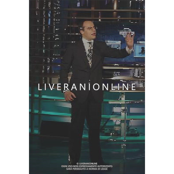 TRASMISSIONE TV: \' L\'ULTIMA PAROLA\' TITOLO DELLA PUNTATA: CHIAGNE E... In Lombardia, quattrocento sindaci consegnano la fascia tricolore perchŽ non hanno soldi. In Sicilia si assumono altri dipendenti pubblici: per fare cosa?. In Veneto i piccoli imprenditori si suicidano A Napoli c\' chi fa l\'elogio dell\'ammuina. Nord e Sud si dividono sui soldi e sulle colpe della politica. nella foto: Gianluigi PARAGONE foto Antonio Sorano - Ag. Aldo Liverani sas