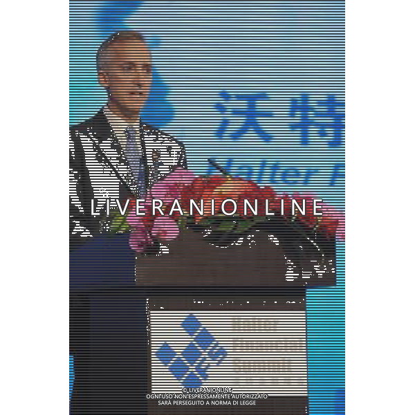 Tim Halter, Founder and Chairman of Halter Financial Group, delivers a speech during the First Annual Halter Financial Summit in Shanghai, China on Thursday, April 8, 2010. The goal of the Halter Financial Summit \'China in a Changing World\' is to explore how China coped and thrived when the rest of the world struggled with the recent recession.(Photo By Thomas Yu/ColorChinaPhoto) - Ag. Aldo Liverani sas ITALY ONLY 1mo VERTICE FINANZIARIO A SHANGHAI ( CINA)