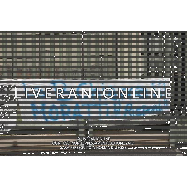 NAPOLI 13 APRILE 2010-PALAZZO DI GIUSTIZIA PROCESSO CALCIOPOLI NELLA FOTO TIFOSI JUVENTINI PROTESTANO FOTO MOSCA AG.ALDO LIVERANI