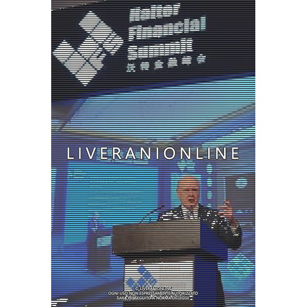 John William Snow, Former United States Secretary of the Treasury, delivers a speech during the First Annual Halter Financial Summit in Shanghai, China on Friday, April 9, 2010. The goal of the Halter Financial Summit \'China in a Changing World\' is to explore how China coped and thrived when the rest of the world struggled with the recent recession.(Photo By Thomas Yu/ColorChinaPhoto) - Ag. Aldo Liverani sas ITALY ONLY ITALY ONLY: SHANGHAI ( CINA) - 1mo VERTICE FINANZIARIO