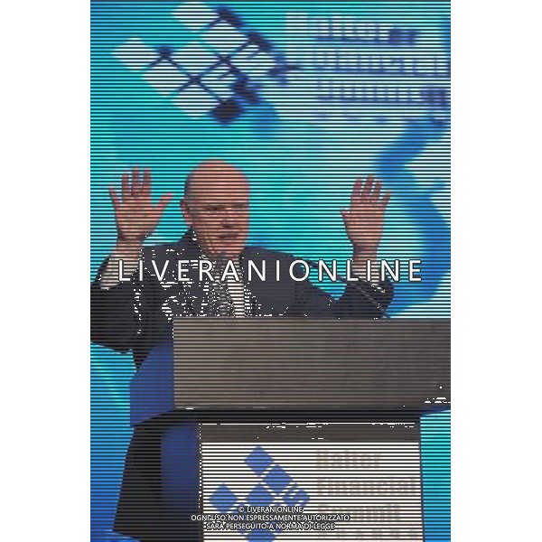 John William Snow, Former United States Secretary of the Treasury, delivers a speech during the First Annual Halter Financial Summit in Shanghai, China on Friday, April 9, 2010. The goal of the Halter Financial Summit \'China in a Changing World\' is to explore how China coped and thrived when the rest of the world struggled with the recent recession.(Photo By Thomas Yu/ColorChinaPhoto) - Ag. Aldo Liverani sas ITALY ONLY ITALY ONLY: SHANGHAI ( CINA) - 1mo VERTICE FINANZIARIO