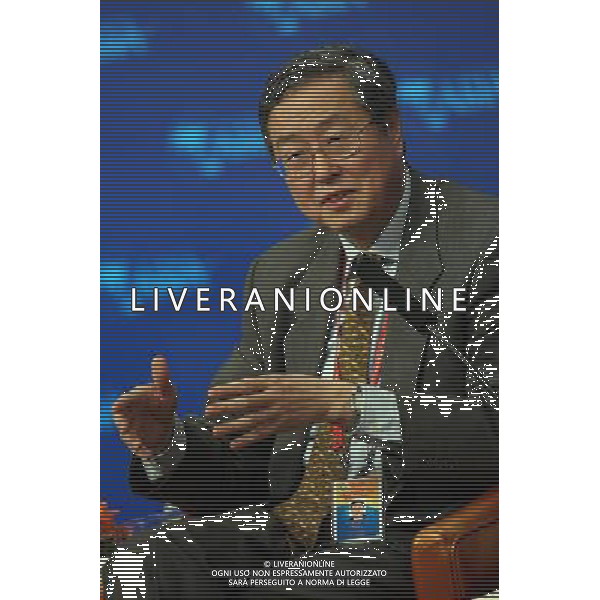 People\'s Bank of China Governor Zhou Xiaochuan attends a discussion during the Boao Forum for Asia (BFA) Annual Conference 2010 in Boao in south China\'s Hainan Province, Saturday, April 10, 2010. The BFA Annual Conference 2010 with the theme \'Green Recovery: Asia\'s Realistic Choice for Sustainable Growth\' officially opened in Hainan Saturday.(Photo By Mao Jianjun/ColorChinaPhoto) - AG. ALDO LIVERANI SAS ITALY ONLY FORUM PER L\'ASIA CHE SI TIENE NELLA CITTA\' CINESE DI BOAO